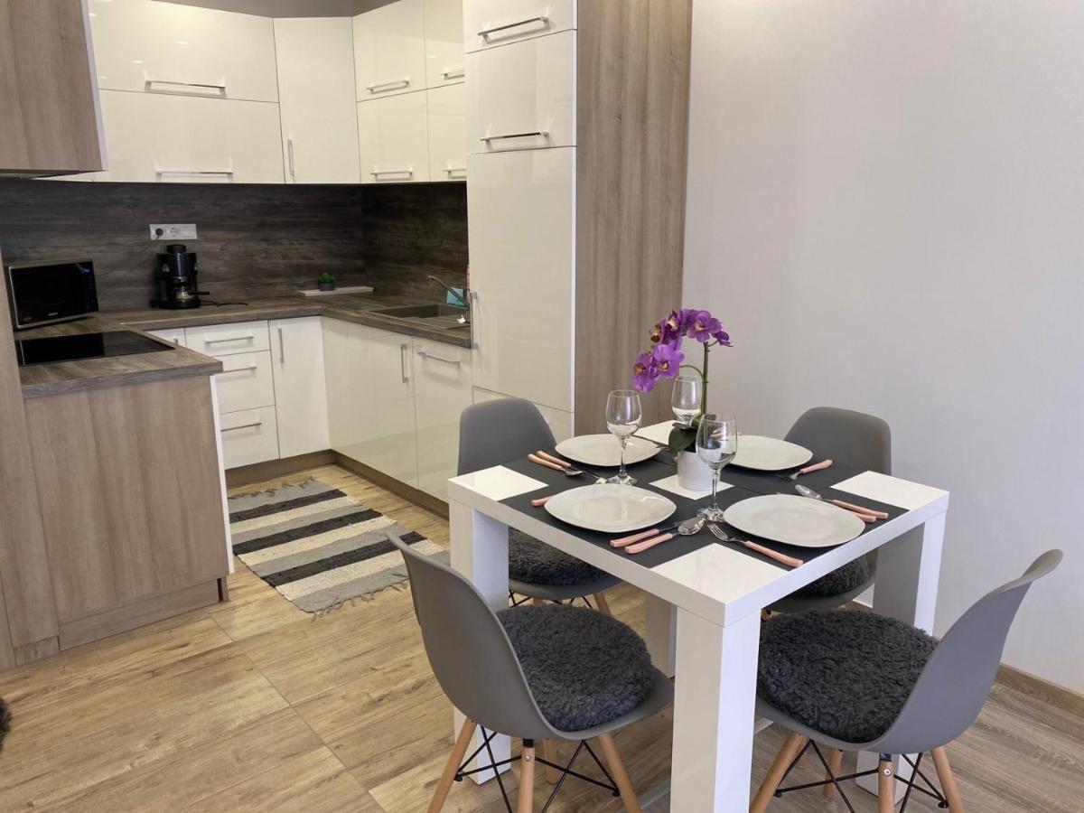 Oasis Apartman Hajdúszoboszló Buitenkant foto
