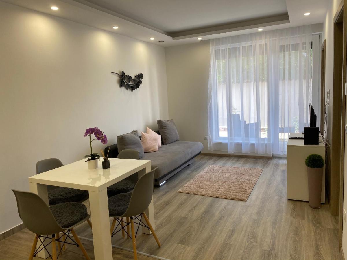 Oasis Apartman Hajdúszoboszló Buitenkant foto