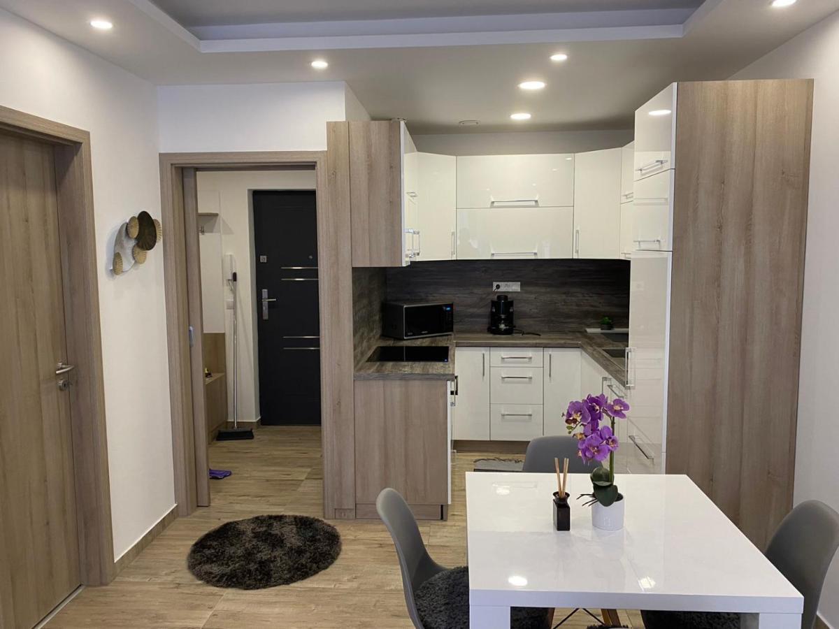 Oasis Apartman Hajdúszoboszló Buitenkant foto