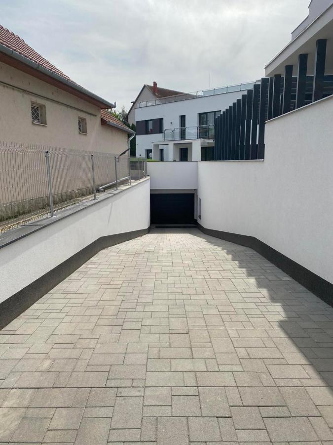 Oasis Apartman Hajdúszoboszló Buitenkant foto