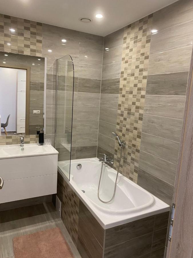 Oasis Apartman Hajdúszoboszló Buitenkant foto