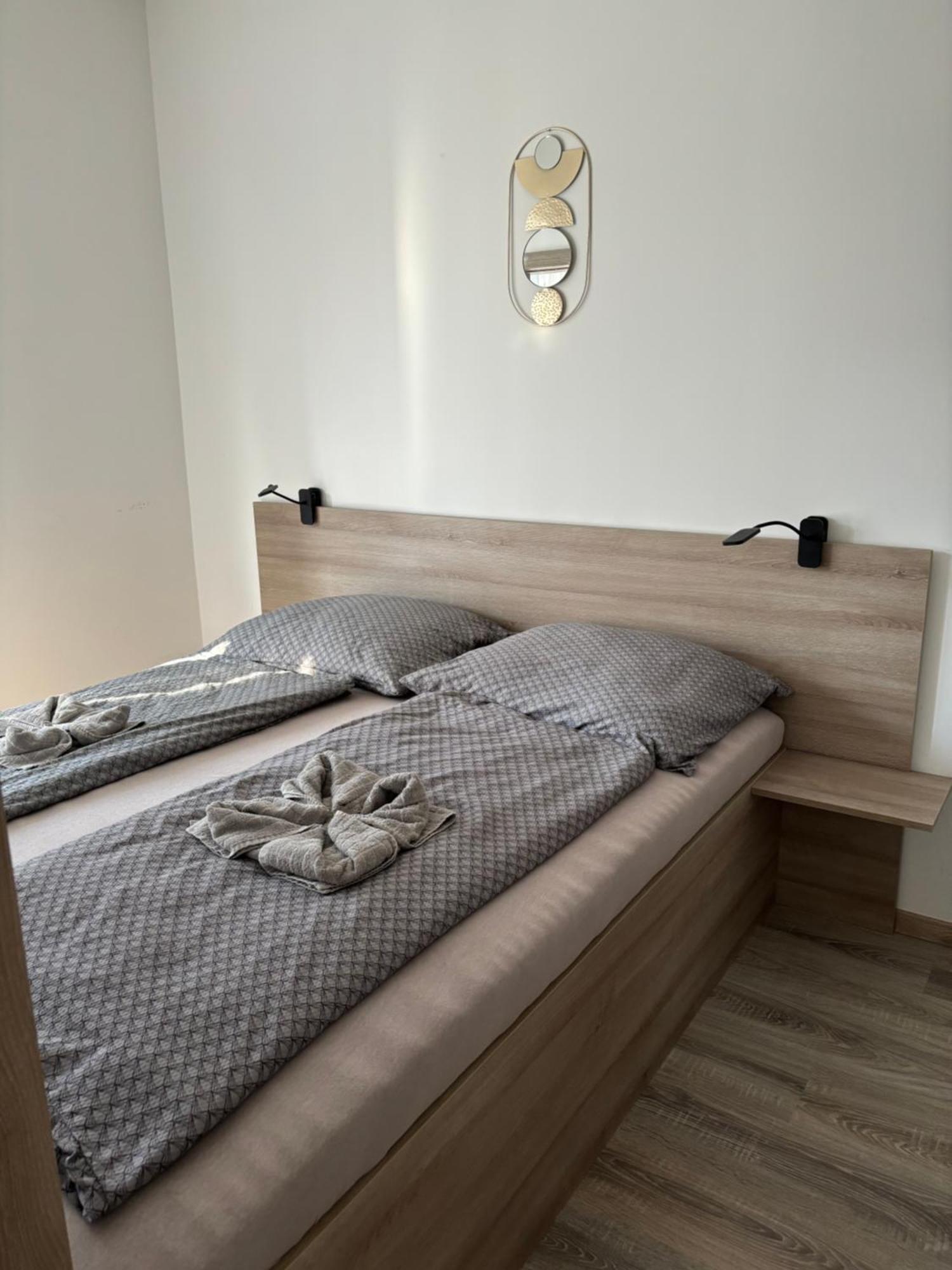 Oasis Apartman Hajdúszoboszló Buitenkant foto